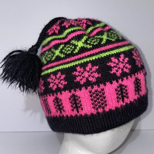 Capello Canada Neon Pink Green Wool Knit Snowflake Tasseled Beanie