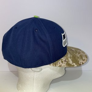 New Era 59Fifty Digital Camo Seahawks Salute to Service Baseball Cap Size 7 3/4