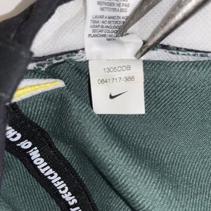 Nike True Dri-Fit Oregon Ducks Green Fitted Cap Size 7 7/8 Style 0641717-366