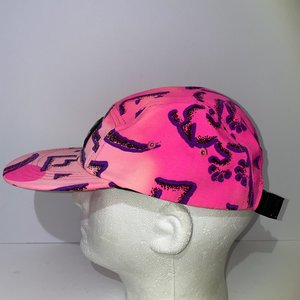 Gecko Hawaii Pink Retro Geometric 5-Panel Hat