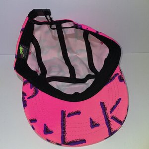 Gecko Hawaii Pink Retro Geometric 5-Panel Hat