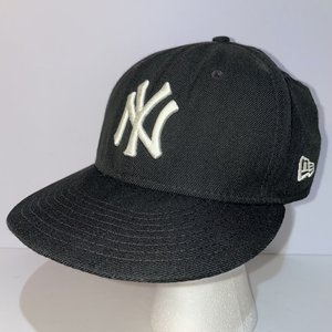 New Era 59Fifty Genuine Yankees Black Wool Baseball Cap Size 7 1/4