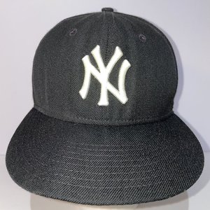 New Era 59Fifty Genuine Yankees Black Wool Baseball Cap Size 7 1/4