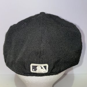 New Era 59Fifty Genuine Yankees Black Wool Baseball Cap Size 7 1/4