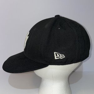 New Era 59Fifty Genuine Yankees Black Wool Baseball Cap Size 7 1/4