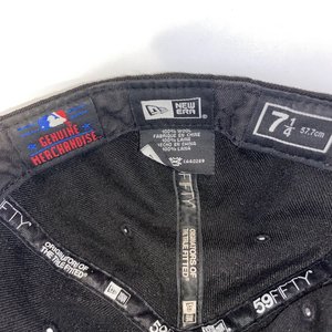 New Era 59Fifty Genuine Yankees Black Wool Baseball Cap Size 7 1/4