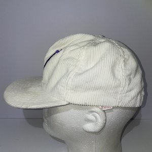 New Era Pro Design Washington Huskies White Corduroy Vintage Snapback Cap USA