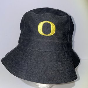 Nike Golf Oregon Ducks Black Bucket Hat Size M/L Style 267941-010