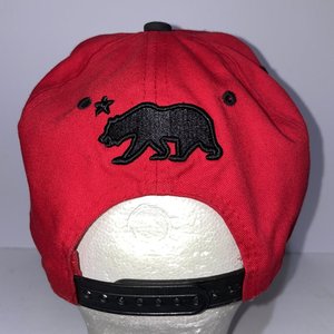 Leader Loga California Republic Red & Black Snapback Cap