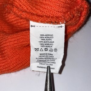 Oakley Burnt Orange Chunky Knit Beanie Large Badge