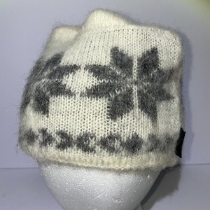Varma Icelandic Wool White Snowflake Beanie