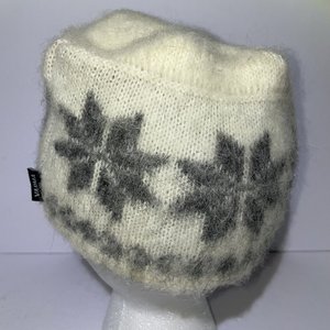 Varma Icelandic Wool White Snowflake Beanie