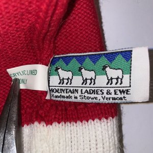 Mountain Ladies & Ewe Vermont Vintage Red Wool Knit Toboggan Beanie