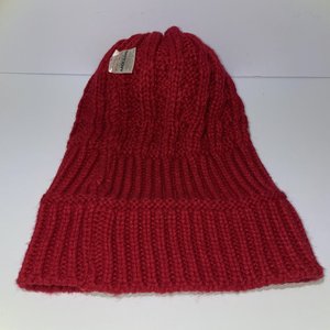 Kapiano Vineyard Cable Knit Red Pom Cuffed Apollo USA Beanie
