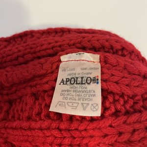 Kapiano Vineyard Cable Knit Red Pom Cuffed Apollo USA Beanie