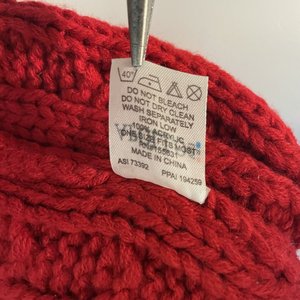 Kapiano Vineyard Cable Knit Red Pom Cuffed Apollo USA Beanie