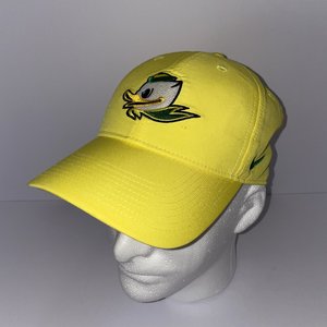 Oregon Ducks Yellow Womens Nike Legacy91 Dri-Fit Adjustable Baseball Hat, Throwb...