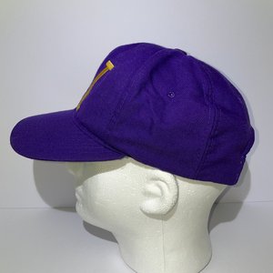 New Era Pro Model Washington Huskies Vintage Baseball Cap Purple Big W