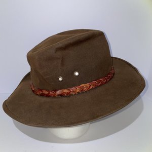 Outback Trading Co. Grizzly 1486 Brown Oil Skin Outback Hat Size M Made in USA