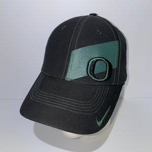 Nike Dri-Fit Oregon Ducks Vintage Black Baseball Cap Size L Style 21736X-OD5