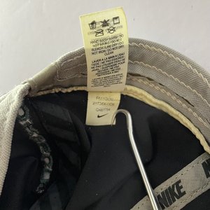 Nike Dri-Fit Oregon Ducks Vintage Black Baseball Cap Size L Style 21736X-OD5