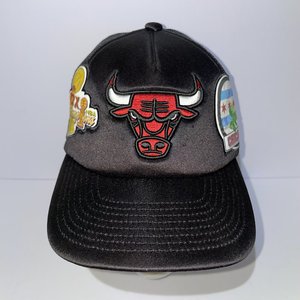 Mitchell & Ness Chicago Bulls 1997 NBA Champions Trucker Hat