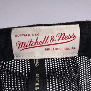 Mitchell & Ness Chicago Bulls 1997 NBA Champions Trucker Hat