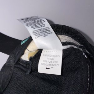 Nike SB Snapback Cap Green Floral Skateboarding Style 688725-010