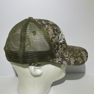 Bow & Rod Snapback Cap Camo Mesh Back