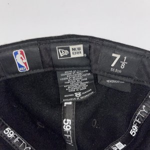 New Era 59Fifty Wool Blazers Baseball Cap Size 7 1/8 Black Gray Bill Red Logo