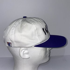 The Game Vintage Greenbill Washington Huskies Script Snapback Cap USA