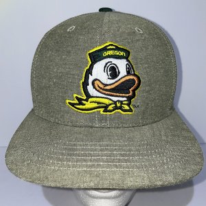 Russell Oregon Ducks Snapback Cap Retro Throwback Logo