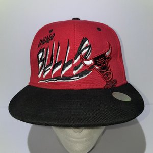 New Era 9Fifty Hardwood Chicago Bulls Red Graffiti Snapback Cap