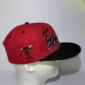 New Era 9Fifty Hardwood Chicago Bulls Red Graffiti Snapback Cap
