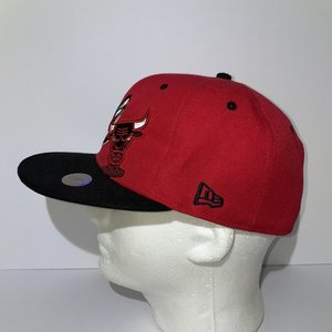 New Era 9Fifty Hardwood Chicago Bulls Red Graffiti Snapback Cap