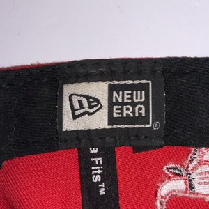 New Era 9Fifty Hardwood Chicago Bulls Red Graffiti Snapback Cap