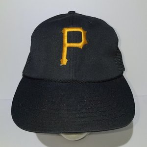 Twins Enterprise Pittsburgh Pirates Big P Black Vintage Trucker Hat Size M/L