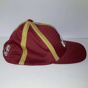 Nike Team Apparel Cleveland Cavaliers Maroon Vintage Baseball Cap Size L/XL
