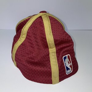 Nike Team Apparel Cleveland Cavaliers Maroon Vintage Baseball Cap Size L/XL