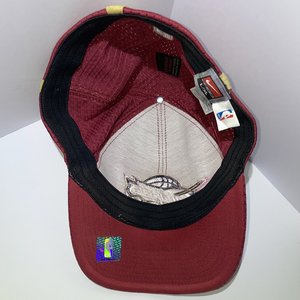 Nike Team Apparel Cleveland Cavaliers Maroon Vintage Baseball Cap Size L/XL