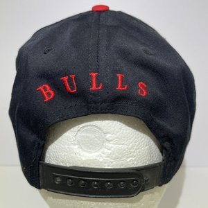 Chicago Bulls Vintage Snapback Black and Red
