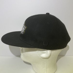 Ultragame Los Angeles Lakers Snapback Cap Black