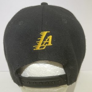 Ultragame Los Angeles Lakers Snapback Cap Black