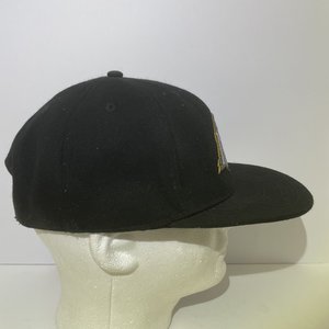 Ultragame Los Angeles Lakers Snapback Cap Black