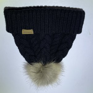 Pendleton Black Chunky Cable Knit Women's Lambswool Pom-Pom Beanie