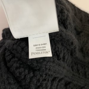 Pendleton Black Chunky Cable Knit Women's Lambswool Pom-Pom Beanie