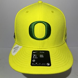 Nike On-Field Pro Oregon Ducks Yellow Baseball Cap Size 7 1/2 Style NC11-79S