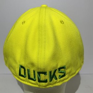 Nike On-Field Pro Oregon Ducks Yellow Baseball Cap Size 7 1/2 Style NC11-79S