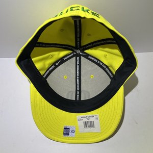 Nike On-Field Pro Oregon Ducks Yellow Baseball Cap Size 7 1/2 Style NC11-79S