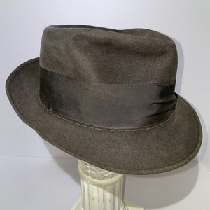 Cavanagh New York Brown Felt Vintage Fedora Size 6 3/4 Made in USA